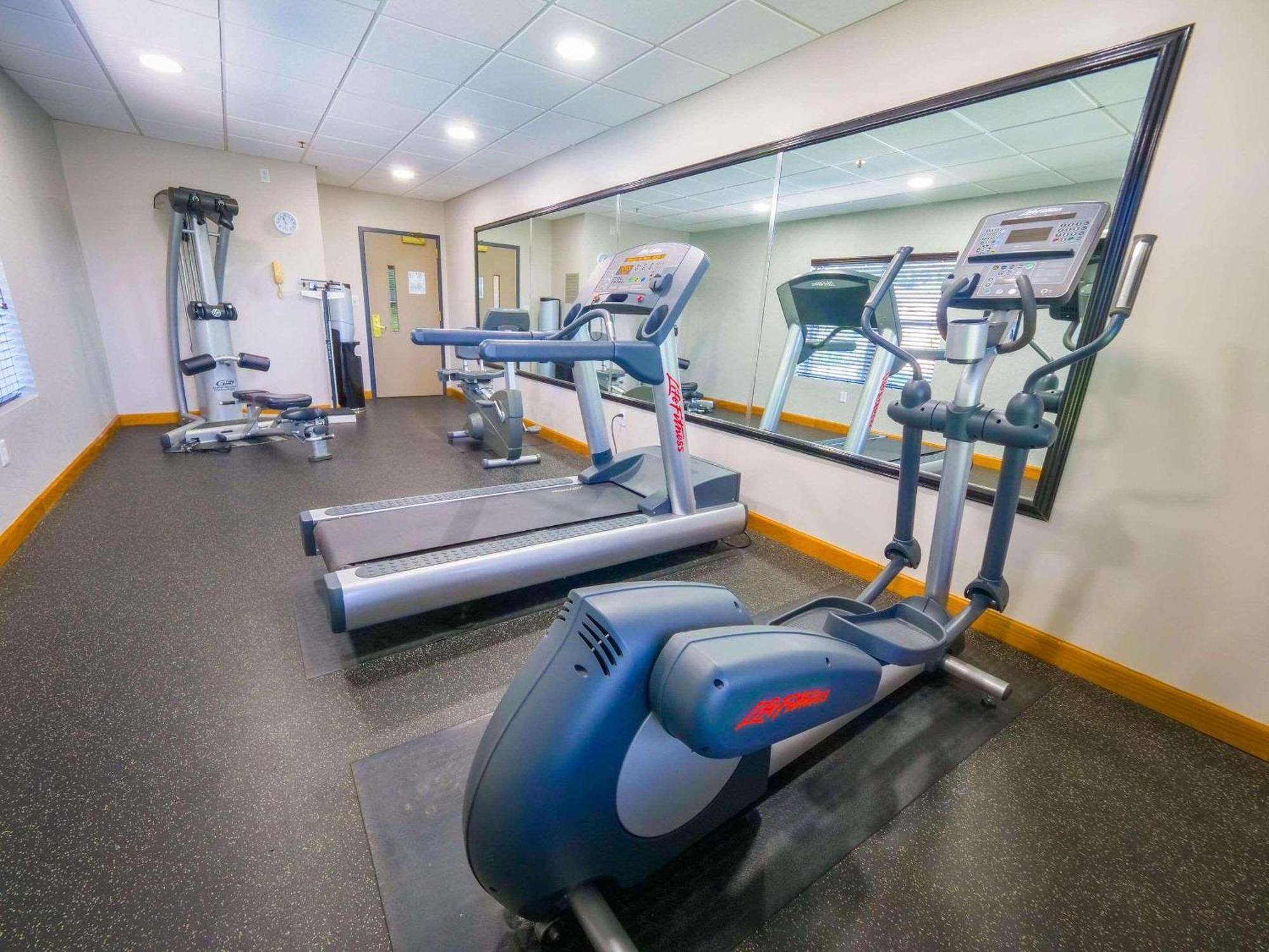 Country Inn & Suites By Radisson, Burlington Elon , Nc المظهر الخارجي الصورة