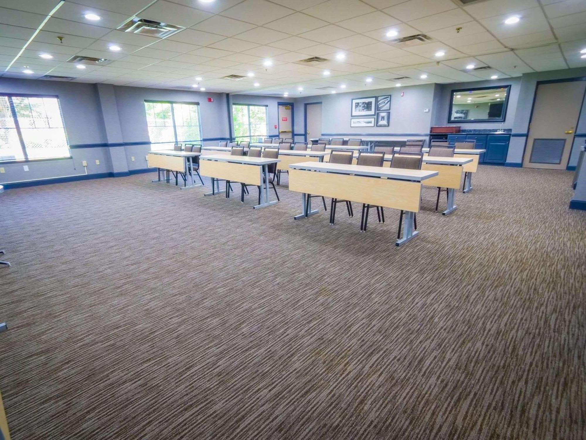 Country Inn & Suites By Radisson, Burlington Elon , Nc المظهر الخارجي الصورة