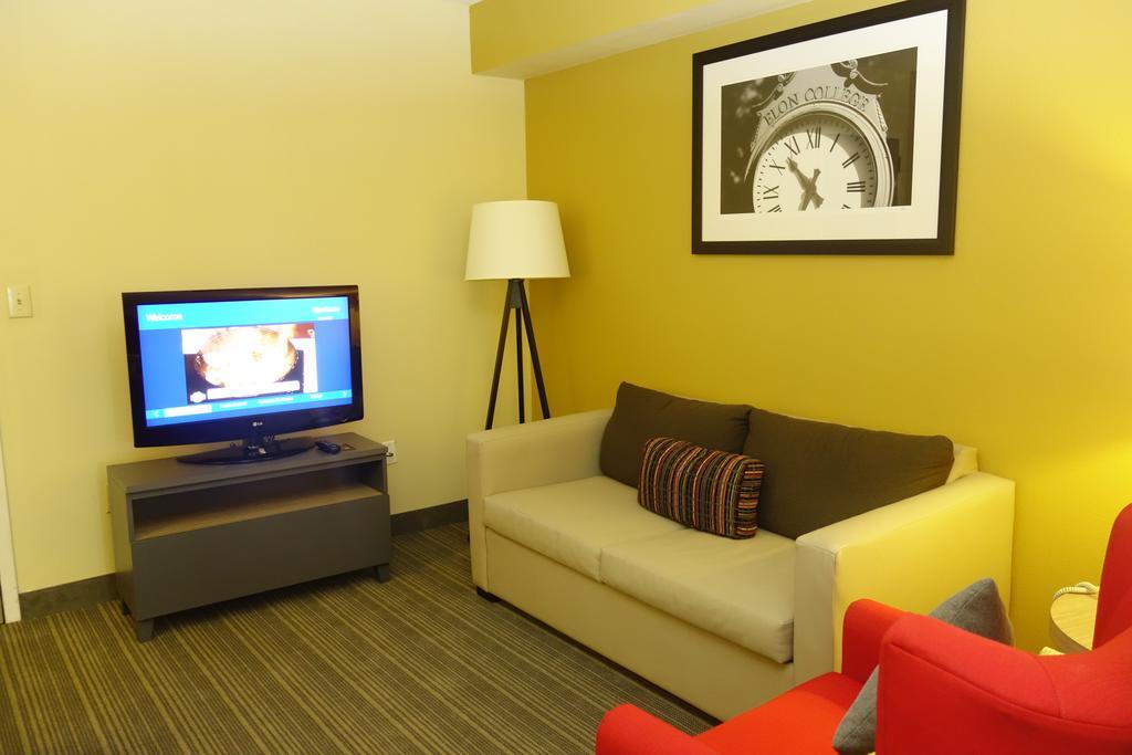 Country Inn & Suites By Radisson, Burlington Elon , Nc المظهر الخارجي الصورة