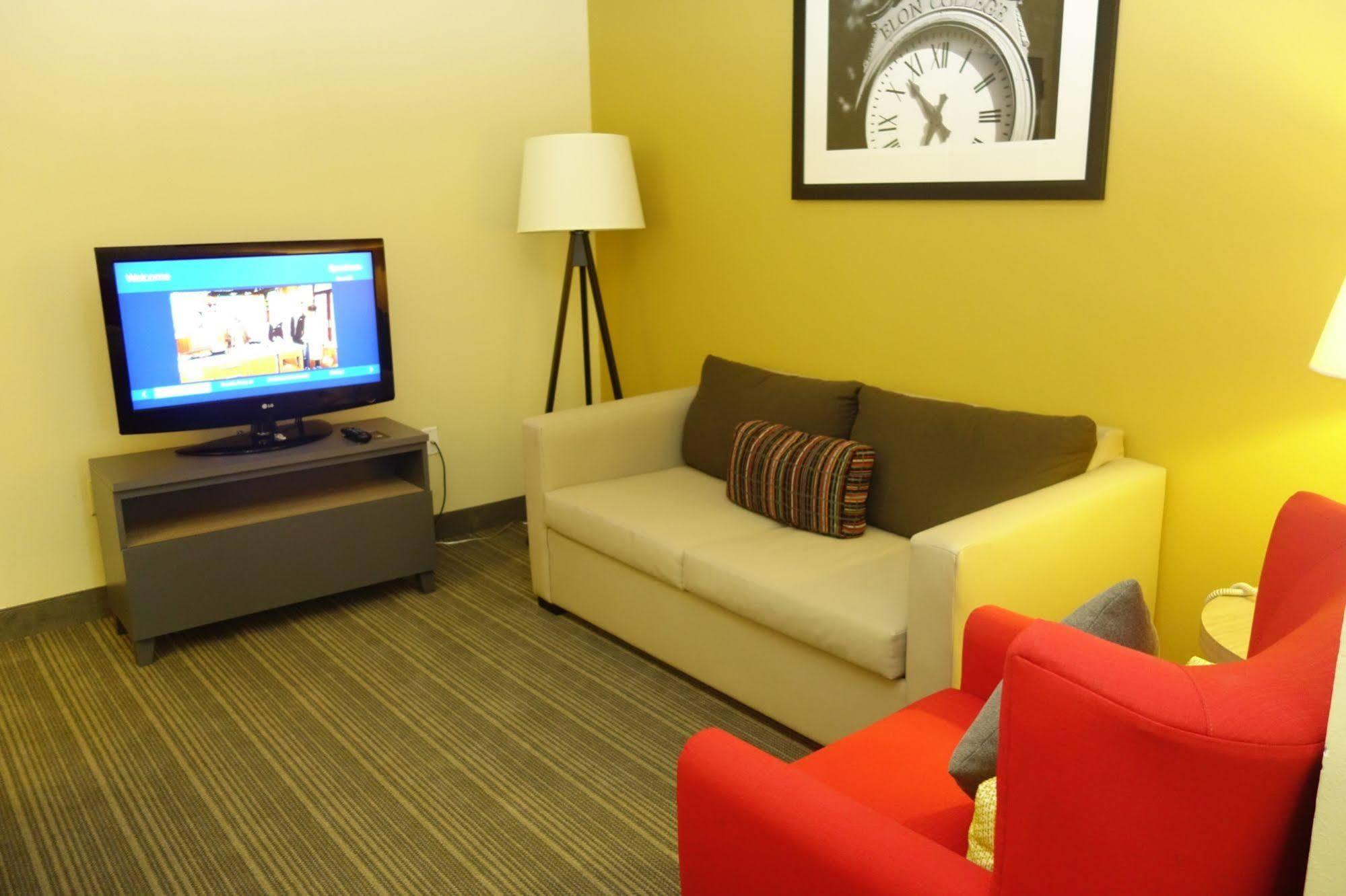 Country Inn & Suites By Radisson, Burlington Elon , Nc المظهر الخارجي الصورة