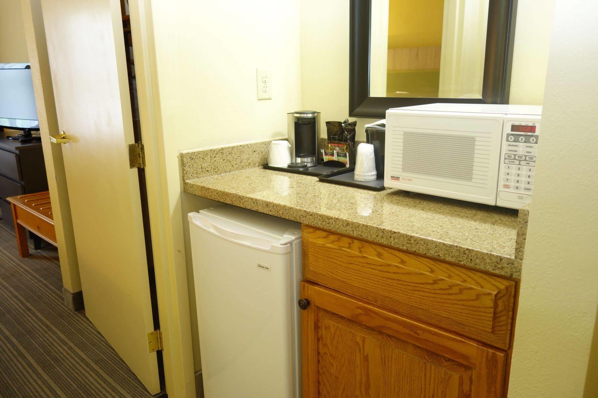 Country Inn & Suites By Radisson, Burlington Elon , Nc المظهر الخارجي الصورة