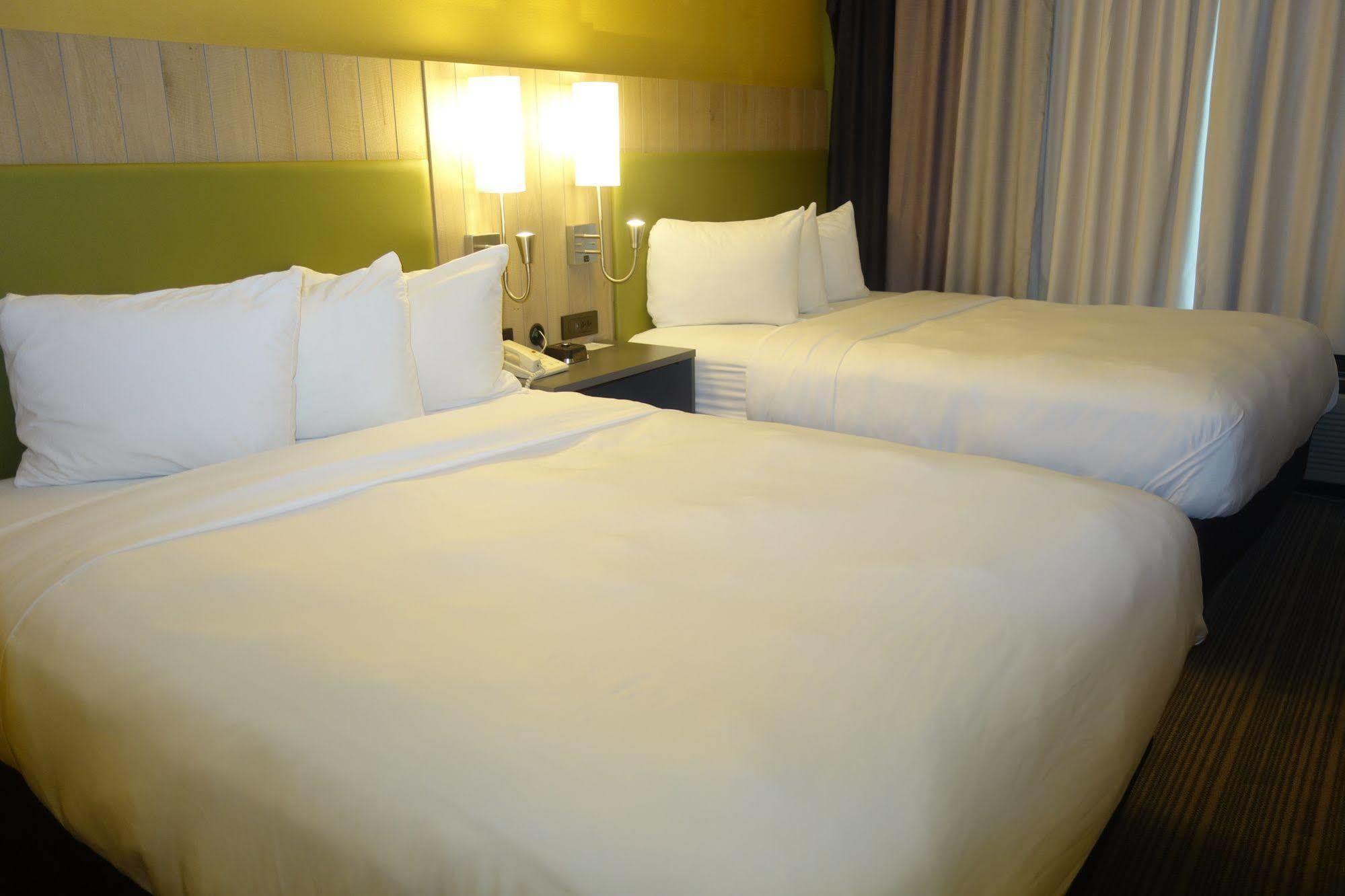 Country Inn & Suites By Radisson, Burlington Elon , Nc المظهر الخارجي الصورة