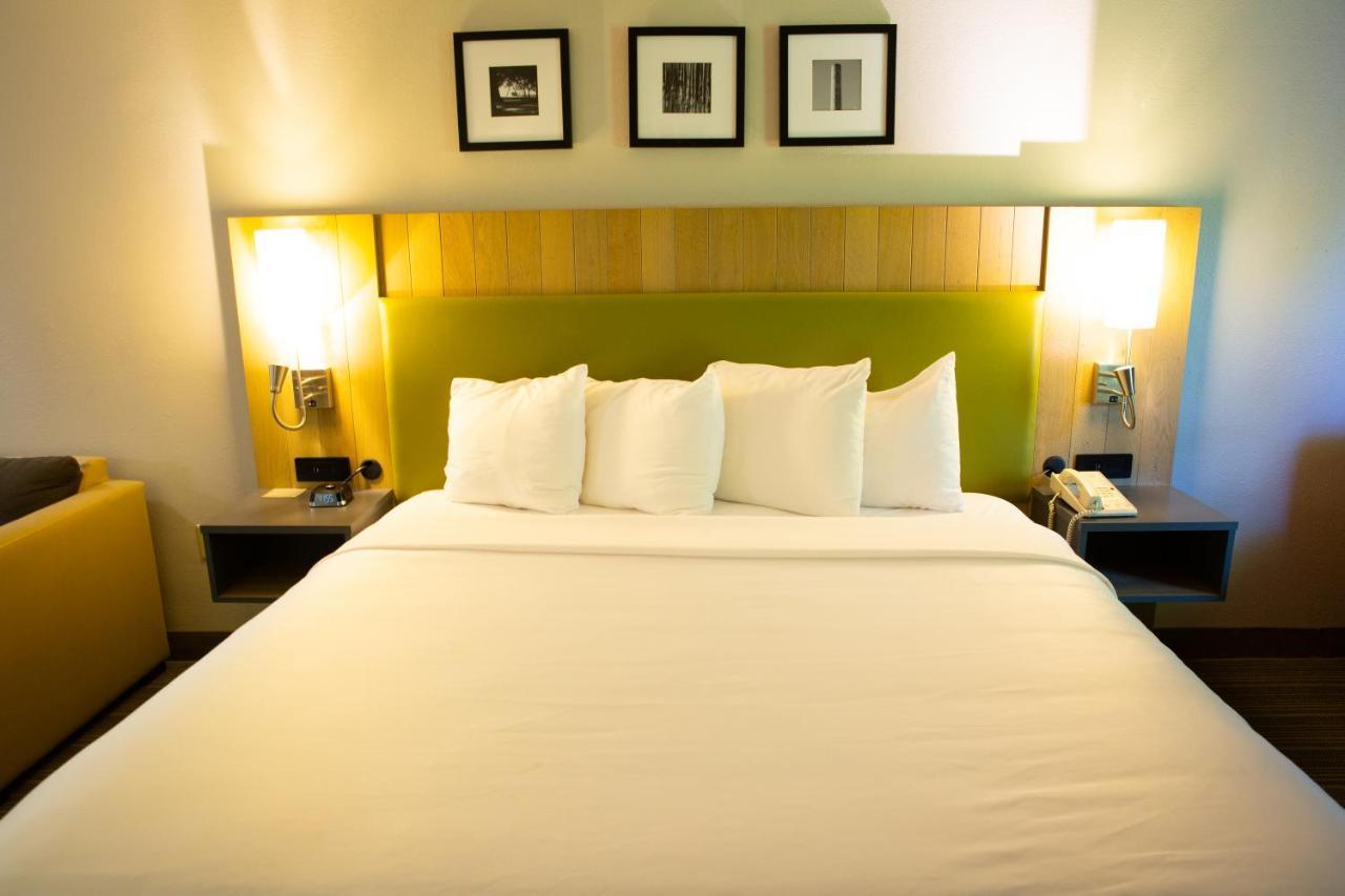 Country Inn & Suites By Radisson, Burlington Elon , Nc المظهر الخارجي الصورة